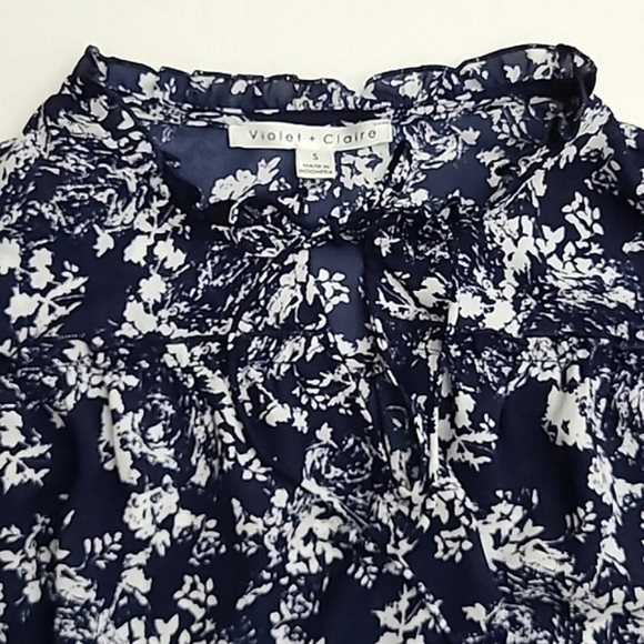 Violet + Claire Blouse White Navy Floral Long Sleeve Semi Sheer Ruffle Sz Small - Picture 5 of 15